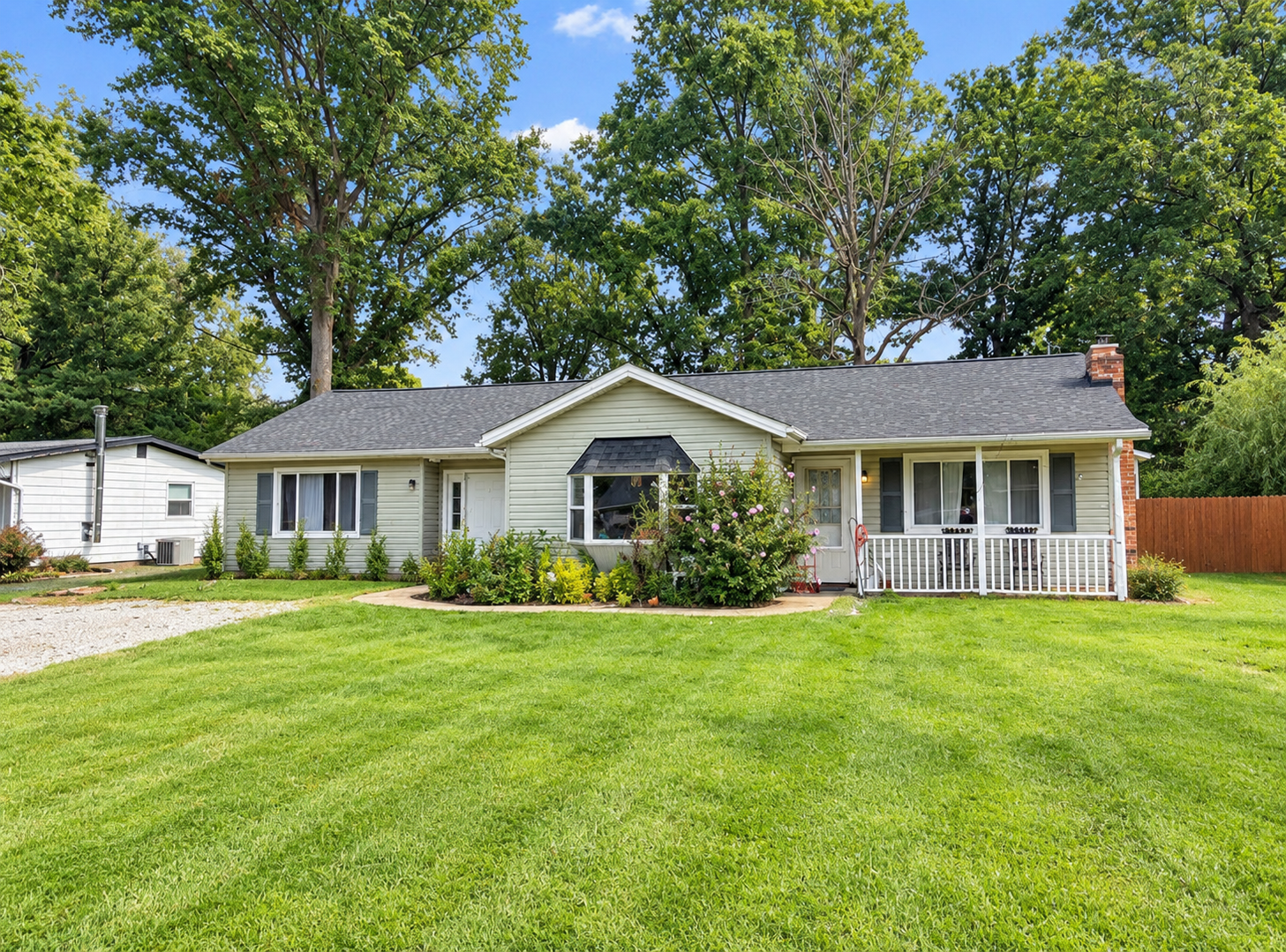 Grafton, OH Roof Replacement: GAF HDZ Cliffside Transformation